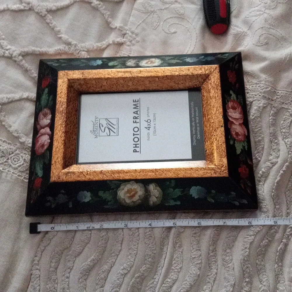 Special Moments Hand Painted Floral Picture Frames w/Velvet Back 4x6 Set of 2